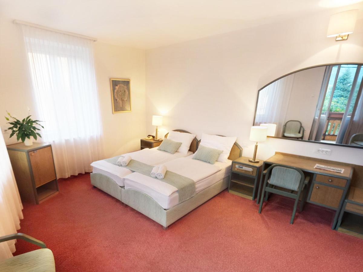 Hotel Lucija Most na Soči Екстериор снимка