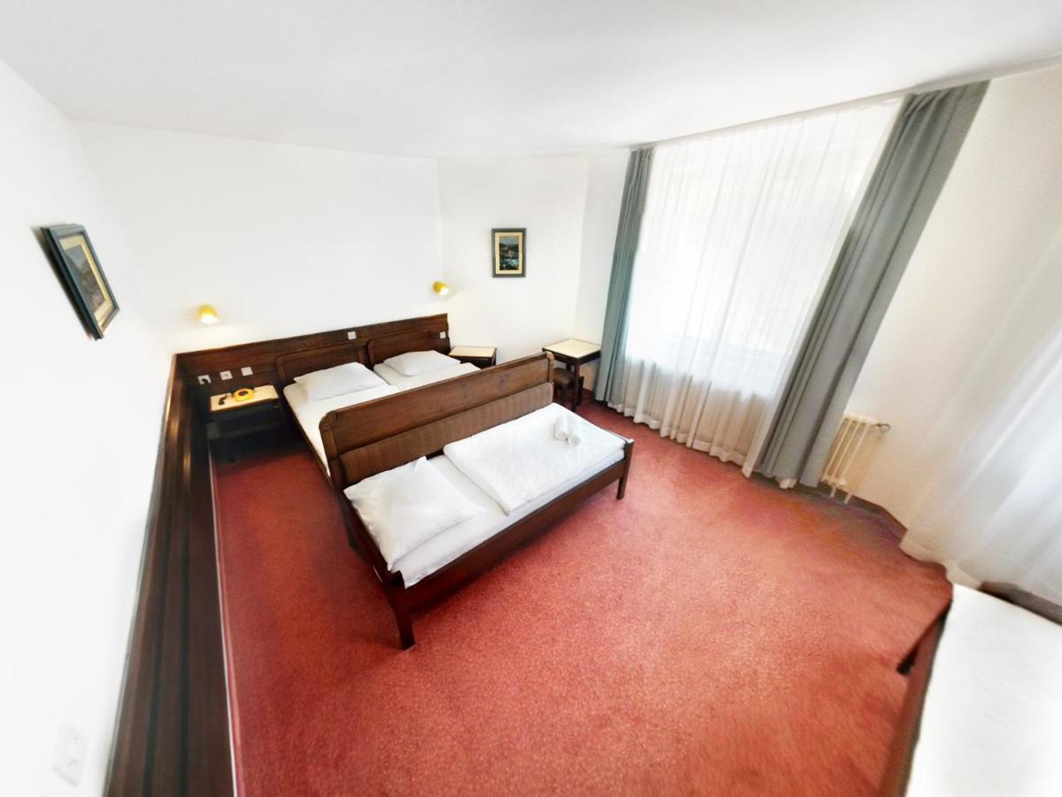 Hotel Lucija Most na Soči Екстериор снимка