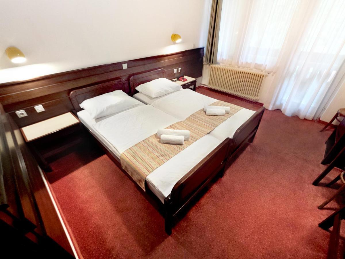 Hotel Lucija Most na Soči Екстериор снимка