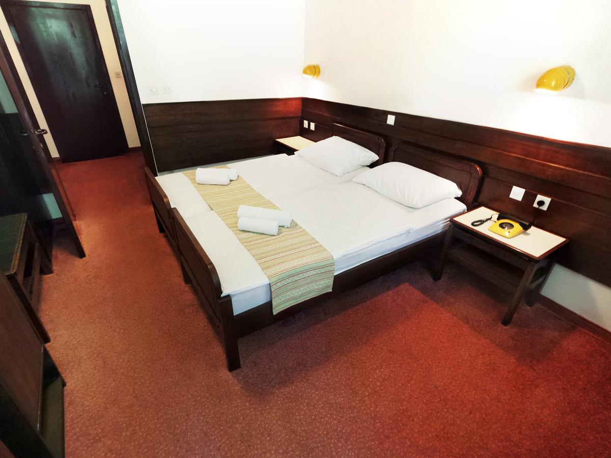 Hotel Lucija Most na Soči Екстериор снимка
